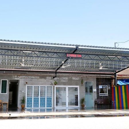 Teruntum 96 Guest House Kuantan Exterior foto