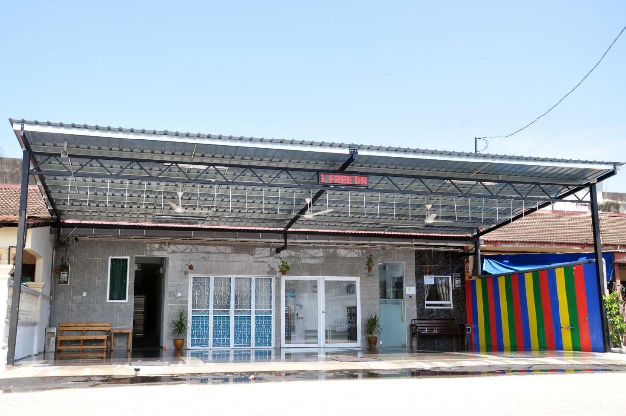Teruntum 96 Guest House Kuantan Exterior foto